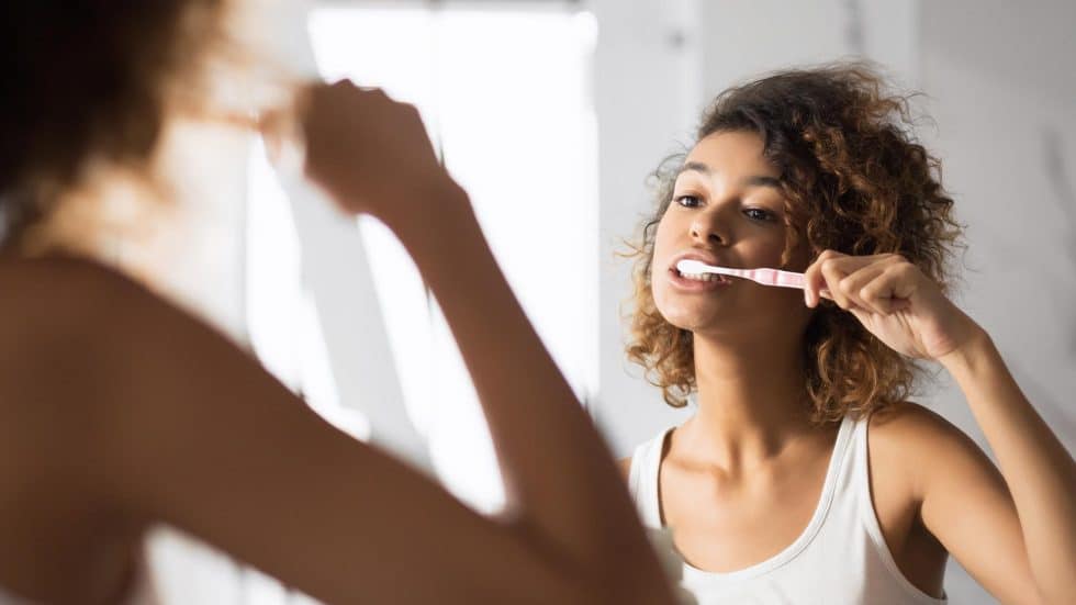 Is It Ok To Brush Your Teeth At Night